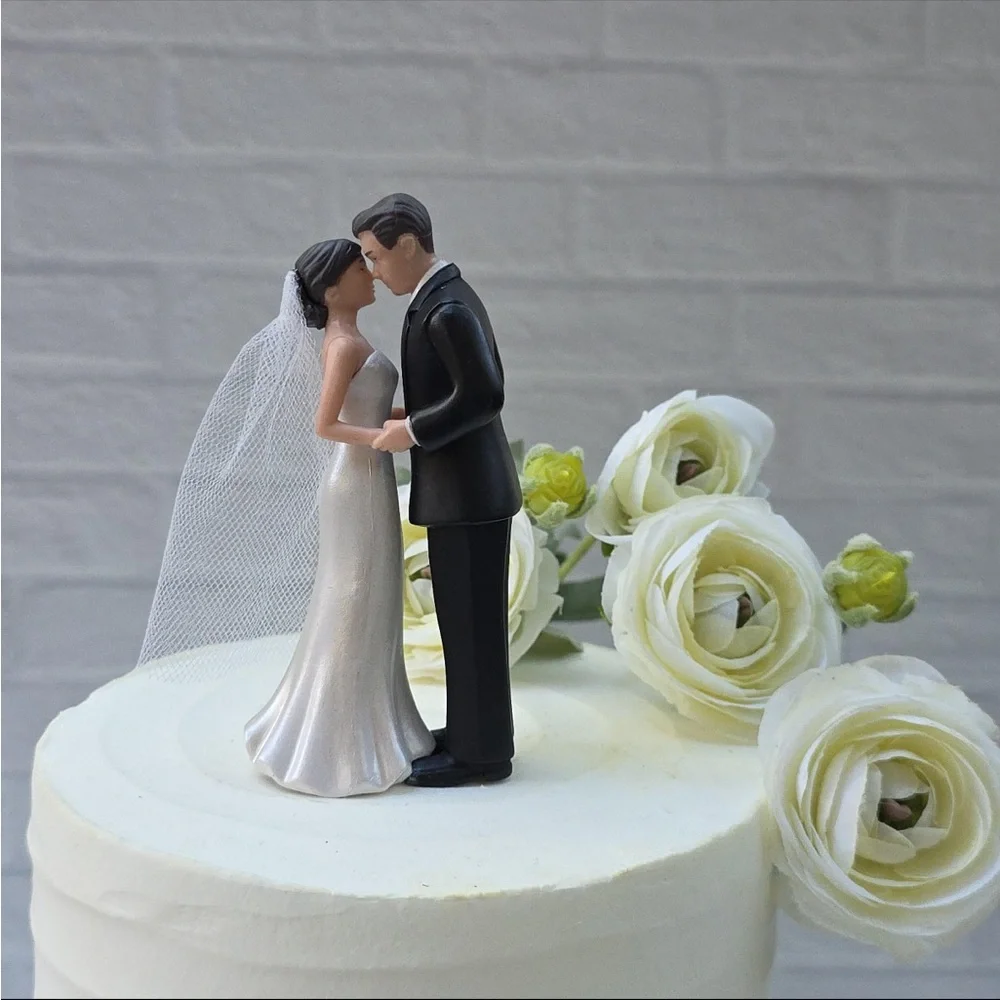 Bride & Groom Wedding Cake Topper